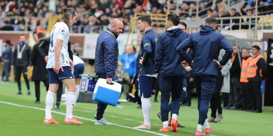 Alanyaspor Mücı Devam Edememişlerdi: Fenerbahçace’den 2 OYuncu Için Sakatlik Açeylamasi!