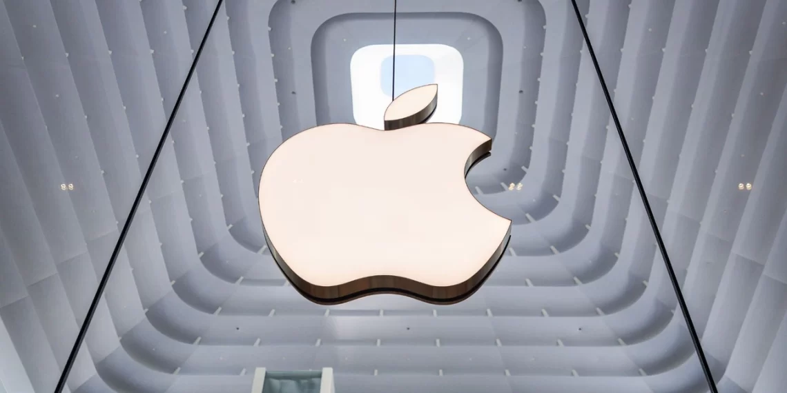 Apple Store Kapandı! Yeni iPhone Yolda