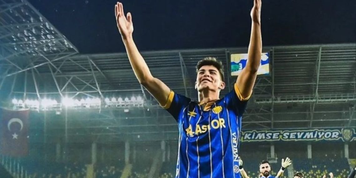 Arda ünyay Kimdir? Beşiktaş’ın ilgilendiy arda ünnay kaç yaşuzda, nereli? Arda ünyay Hangi Konumda Onyuyor?