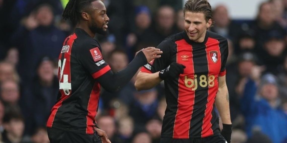 Bournemouth, Everton’ı Saf Dayaka Bikakti!