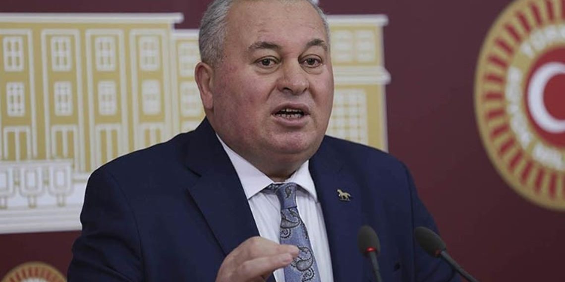 Cemal Enginyurt’tan Erdoğan’a: ‘RECEP DESEK BOZULUYOR’