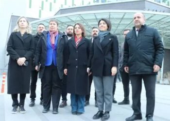 CHP Heyeti, Düzmece Içkiiden Zehirlen Hastalari Ziyaret Etti