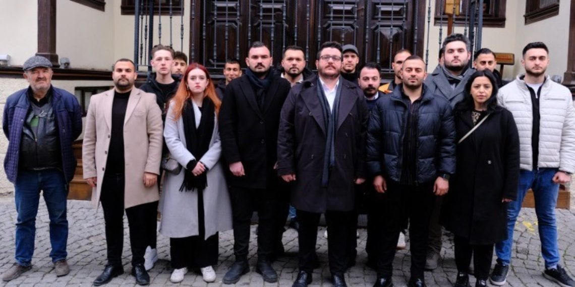 Chp’li Gençlerden Tezmenlere Takviye: “Mustafa Kemal’in Askerleriyiz Demek Kabahat Dezildir”