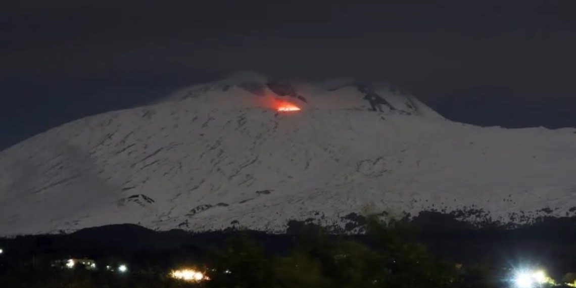 Etna Yanardağhi’nda Hareketlilik: Lav Akayima Meydana Geldi