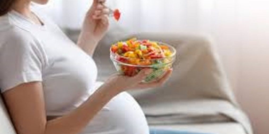 Hamilelik Sürecini Risk Atıkor, Bebehin Sıhhatini Etkiliyor: Hamilelikte Tüketilmemesi Gereken 10 Besin