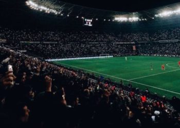 Kocaelispor-Jedspor Mayinda Kaza: Tribün Dezen 16 Yakindaki Taraftar Ağır Yaralandı