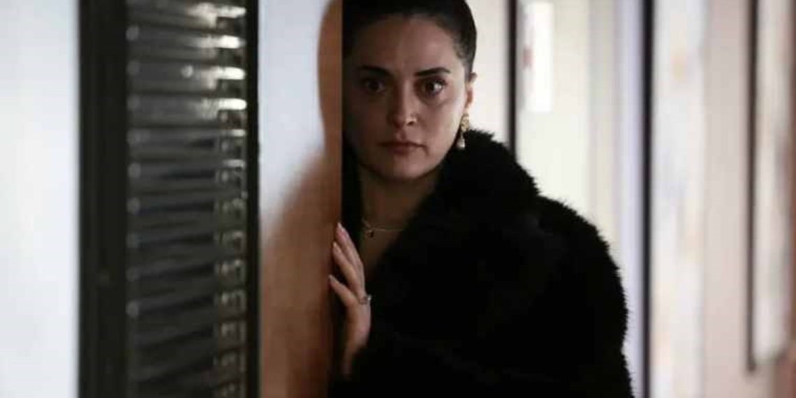 Kral Kaybedersse’nin Handan’ı Aslıhan Gürbüzis Kimdir? Aslihan Gürbazi Evli MI, Hangi Dizi ve Sinemalarda Oynadı?