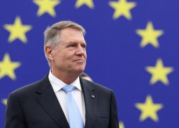 Romanya cumhurbişkanı iohannis istifa etti