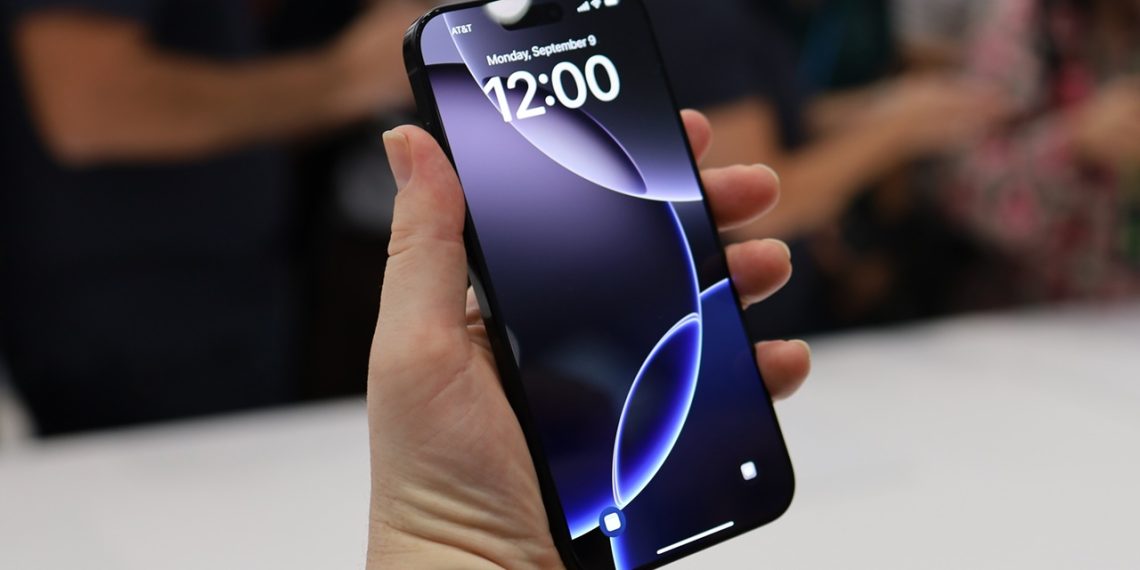 Sevgililer Günü’ne özel 500 bin liralık iPhone 16 Pro çıktı!