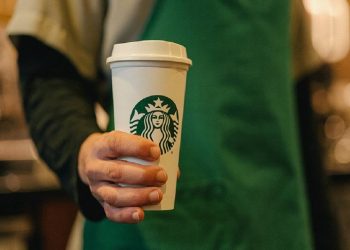 Starbucks, 13 Eseri Menosunden Çikariyor: Işte Kaldilacak Içecekler