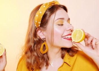 Uzmanlar Azkladı: Limonu Yemeek mi, Koklamak Mı Tansiyonu Dühoror?