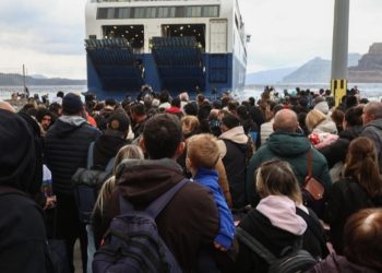 Yunanistan’da Santorini Alarmı: Okullardda Tatil Müddeti Uzatulti