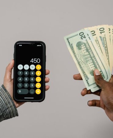 Akilli-Telefon-Degisim-Sikligi-Neden-Azaliyor-featured