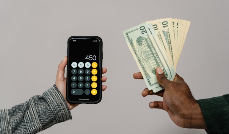 Akilli-Telefon-Degisim-Sikligi-Neden-Azaliyor-featured