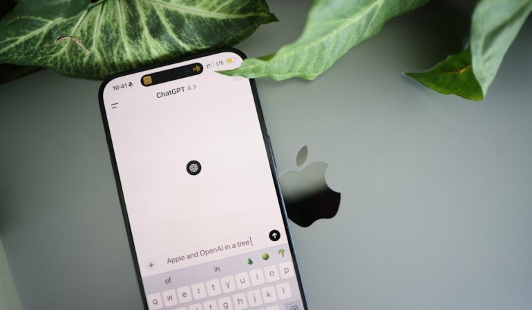 Apple-Edge-AI-Uzmani-Silk-Labs8217i-Bunyesine-Katti-featured