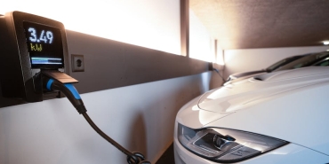 Elektrikli-Araclara-Devrim-Niteliklerinde-Batarya-5-Dakikada-Tam-Sarj-Geliyor-featured