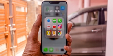 NexPhone-Windows-Linux-ve-Android8217i-Tek-Cihazda-Bulusturan-Konsept-featured