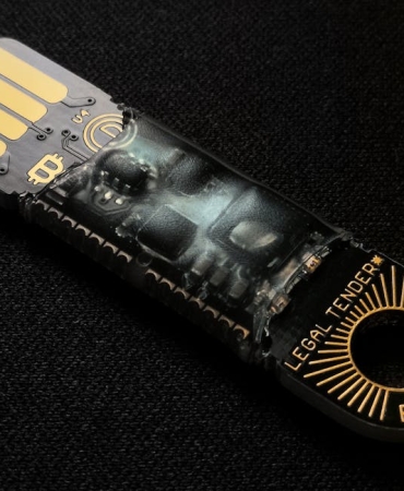 Sehir-Duvarlarindaki-Gizemli-USB8217ler-Dead-Drop-Aginin-Sirri-Cozuluyor-featured