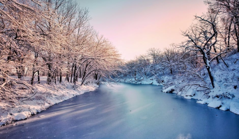 Uzayda-Dunya8217nin-Buz-Tutmus-Ikizi-Bulundu-mu-Iste-Cevabi-featured