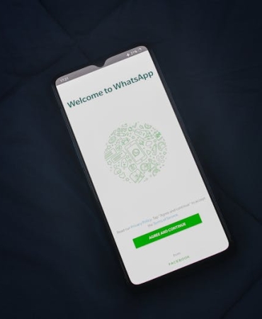 WhatsApp-GIF-Kutuphanesi-Yenilendi-Tenor-Gitti-Giphy-Geldi-featured