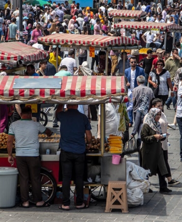 20258217te-Telefon-Pazarinda-Buyuk-Degisim-Zirvede-Orta-Segment-Hakimiyeti-featured