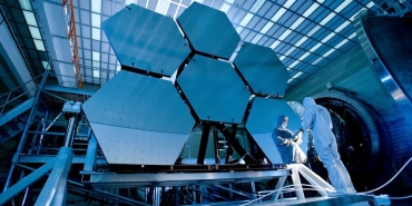 James-Webb-Evrenin-Safagini-Aydinlatti-En-Eski-Galaksi-Bulundu-featured