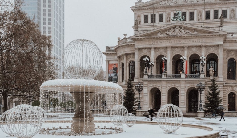 Opera-ile-Internetin-Ilk-30-Yilina-Tarihi-Yolculuk-featured