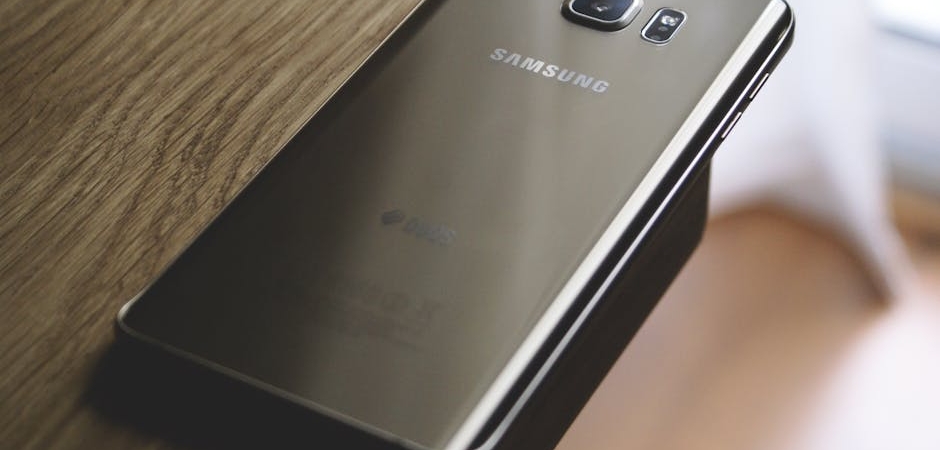 Samsung-Sirlarini-Calan-Eski-Yoneticiye-7-Yil-Hapis-Cezasi-featured